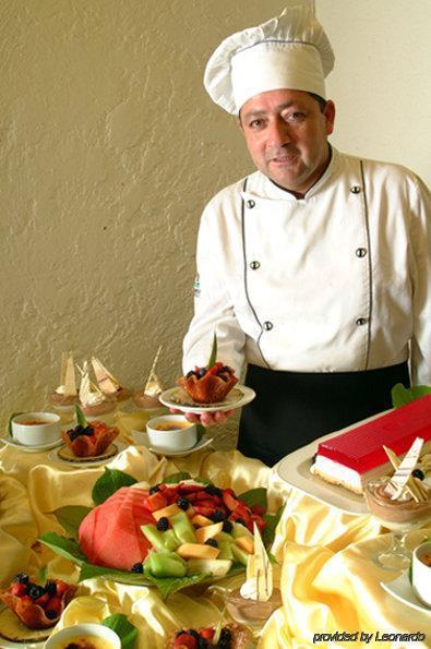 מייטנצ'יו Hotel Marbella Resort מסעדה תמונה
